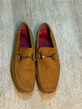 TAYNO MENS COGNAC LOAFERS SIZE 11